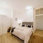 Homely - Quiet , Large Living Area , Modern I Supermarkt Berlijn