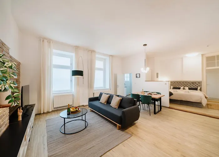 Homely - Quiet , Large Living Area , Modern I Supermarkt