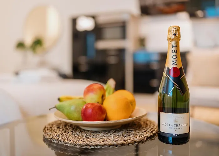 Apartamento Homely - Quiet , Large Living Area , Modern I Supermarkt *