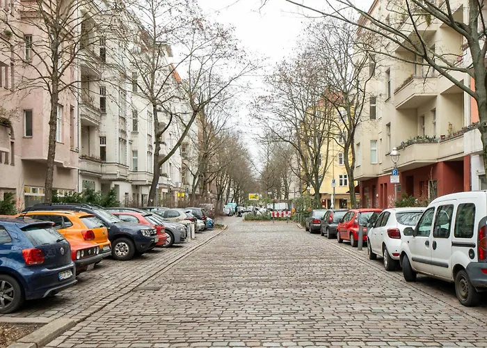 Homely - Quiet , Large Living Area , Modern I Supermarkt Berlín