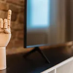 Homely - Quiet , Large Living Area , Modern I Supermarkt