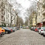 Homely - Quiet , Large Living Area , Modern I Supermarkt Berlin