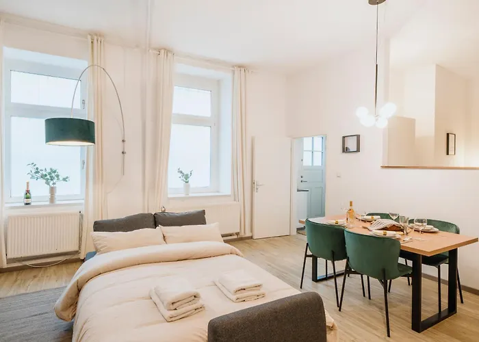 Homely - Quiet , Large Living Area , Modern I Supermarkt *