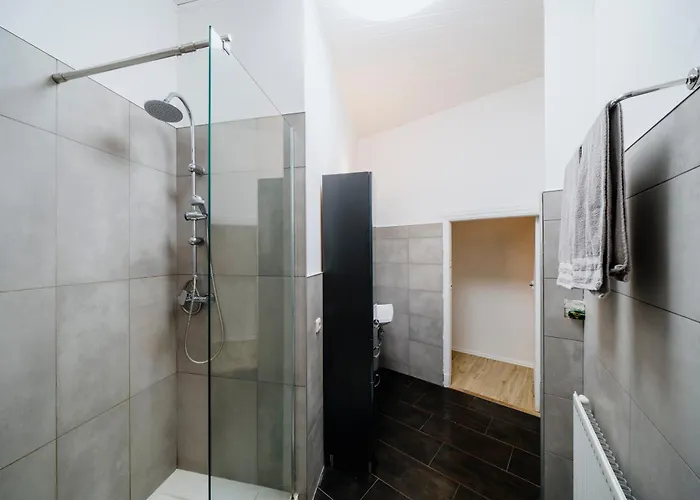 Homely - Quiet , Large Living Area , Modern I Supermarkt 公寓 柏林