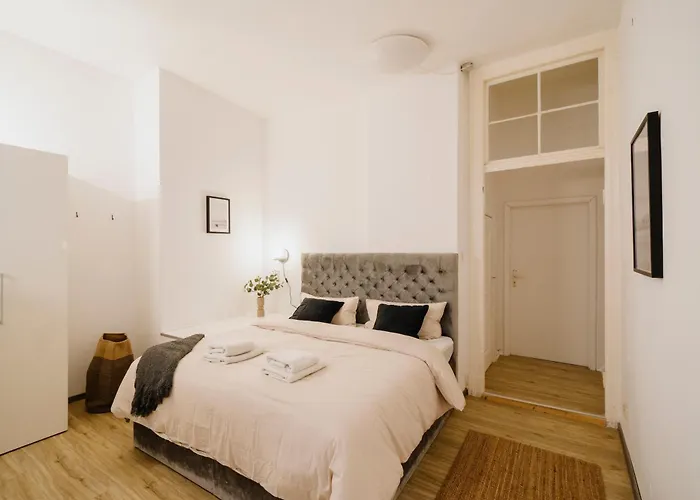 Homely - Quiet , Large Living Area , Modern I Supermarkt *