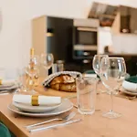 Апартаменты Homely - Quiet , Large Living Area , Modern I Supermarkt *