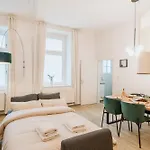 Homely - Quiet , Large Living Area , Modern I Supermarkt *