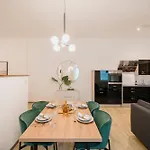 Homely - Quiet , Large Living Area , Modern I Supermarkt Апартаменты *