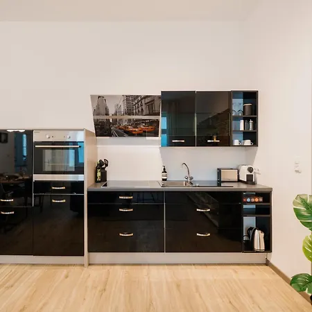 Homely - Quiet , Large Living Area , Modern I Supermarkt