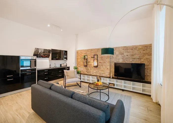 Homely - Quiet , Large Living Area , Modern I Supermarkt * Berlin