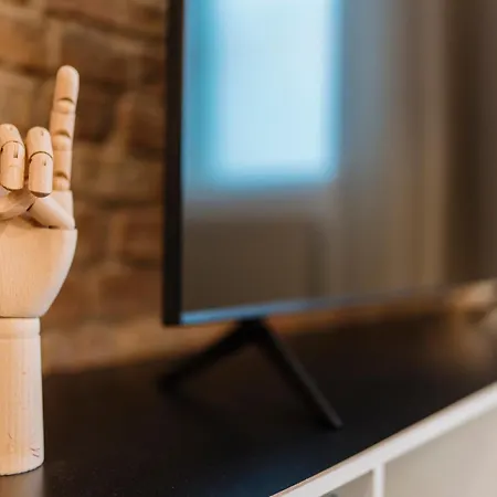 Homely - Quiet , Large Living Area , Modern I Supermarkt