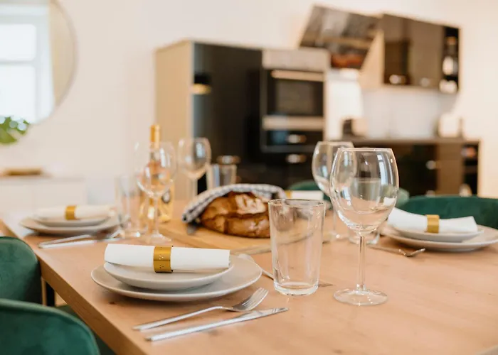 شقة Homely - Quiet , Large Living Area , Modern I Supermarkt *