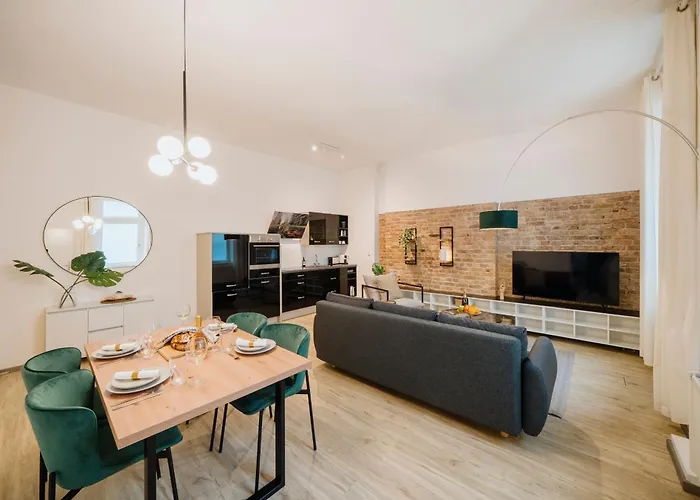 Homely - Quiet , Large Living Area , Modern I Supermarkt شقة